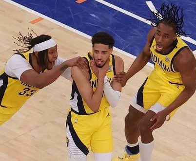 哈利伯顿31+11布伦森43分 步行者神逆转加时胜尼克斯